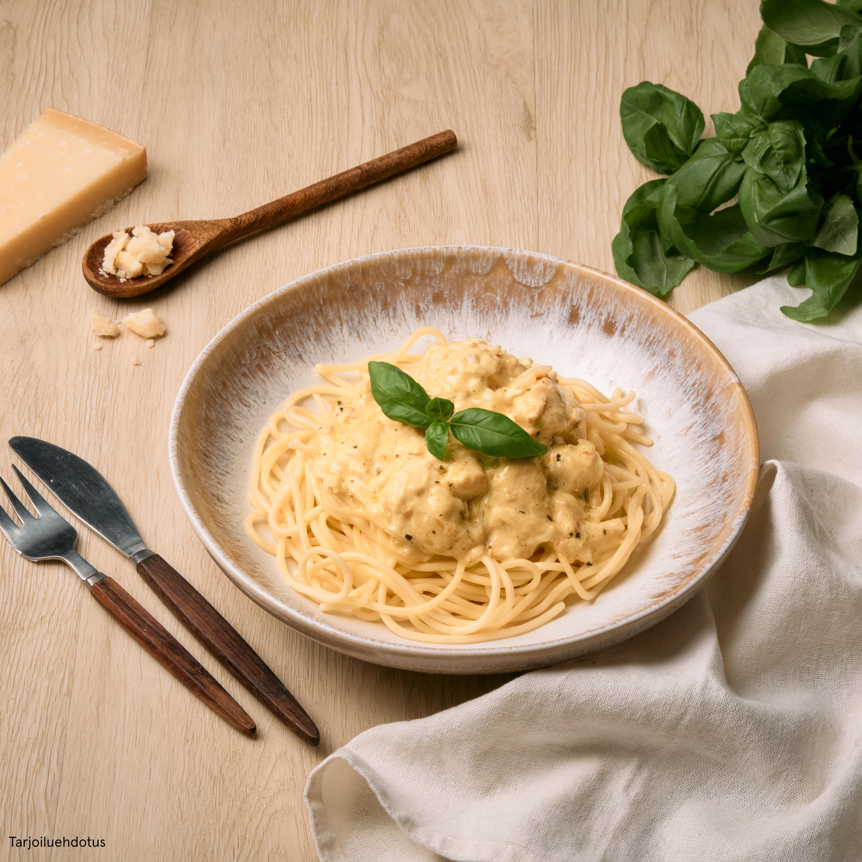 Jogurtti-cayennekanaa spagetilla (350 g)